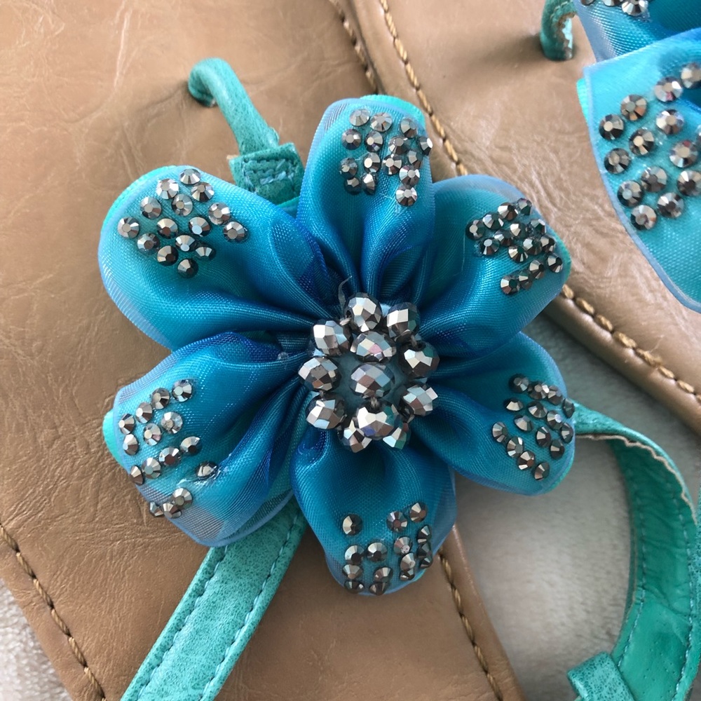 Sandals - Picture 3 of 4